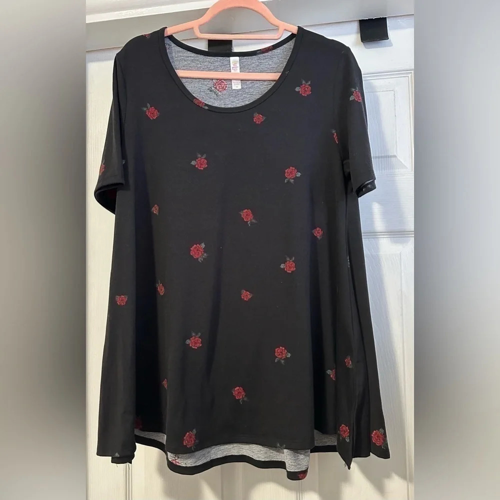 LulaRoe Women's Shirt , Black W/ Red Rose Design